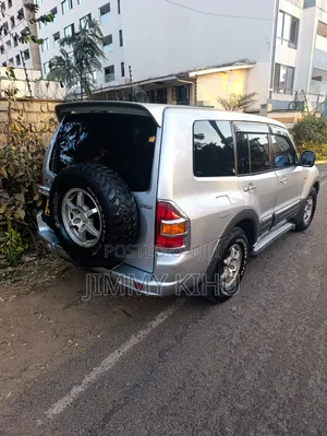 Mitsubishi Pajero 2005 Silver