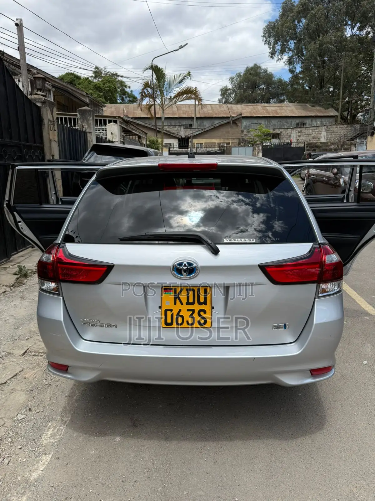 Toyota Corolla Fielder 1.5 Hybrid FWD 2018 Silver