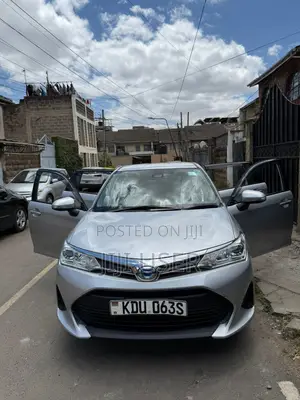 Toyota Corolla Fielder 1.5 Hybrid FWD 2018 Silver