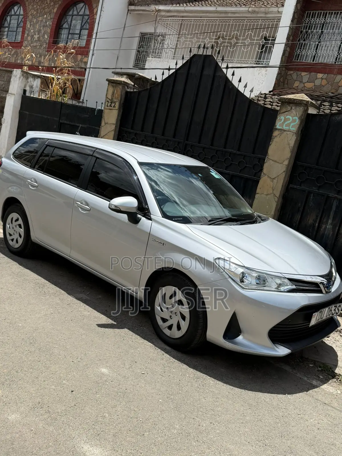 Toyota Corolla Fielder 1.5 Hybrid FWD 2018 Silver