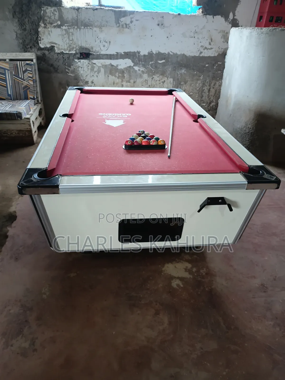 Slightly Used, Well Maintained Pool Table for Sale