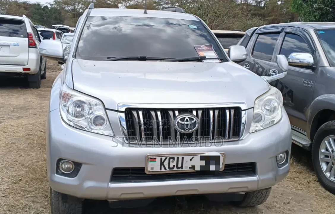 Toyota Land Cruiser Prado 2012 Silver