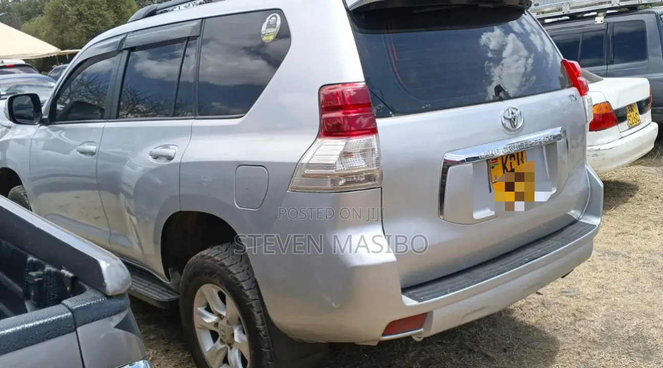 Toyota Land Cruiser Prado 2012 Silver