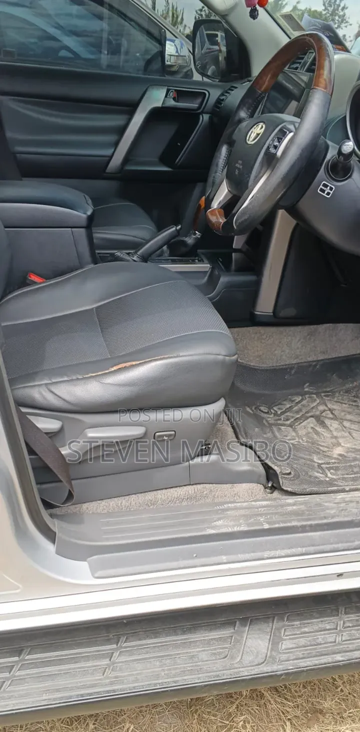 Toyota Land Cruiser Prado 2012 Silver