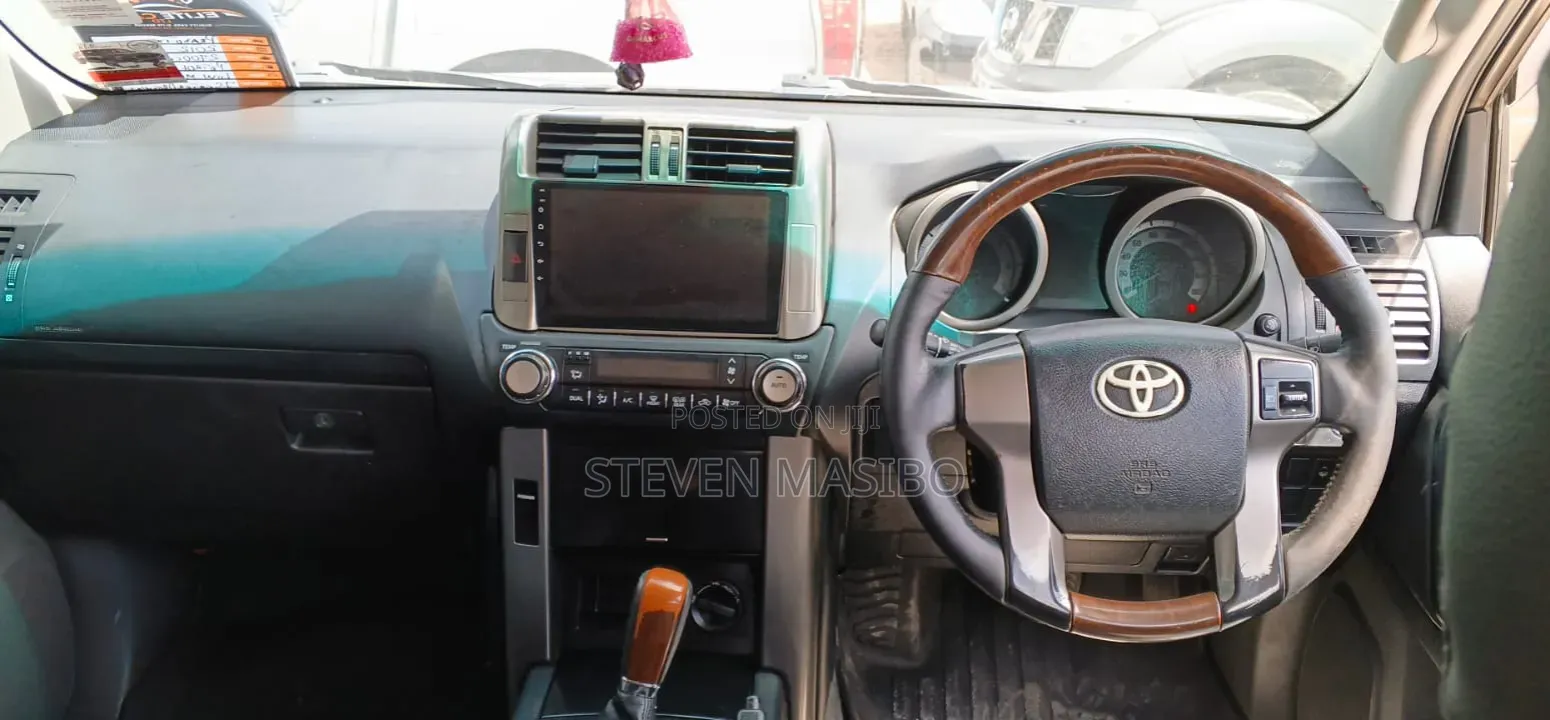 Toyota Land Cruiser Prado 2012 Silver