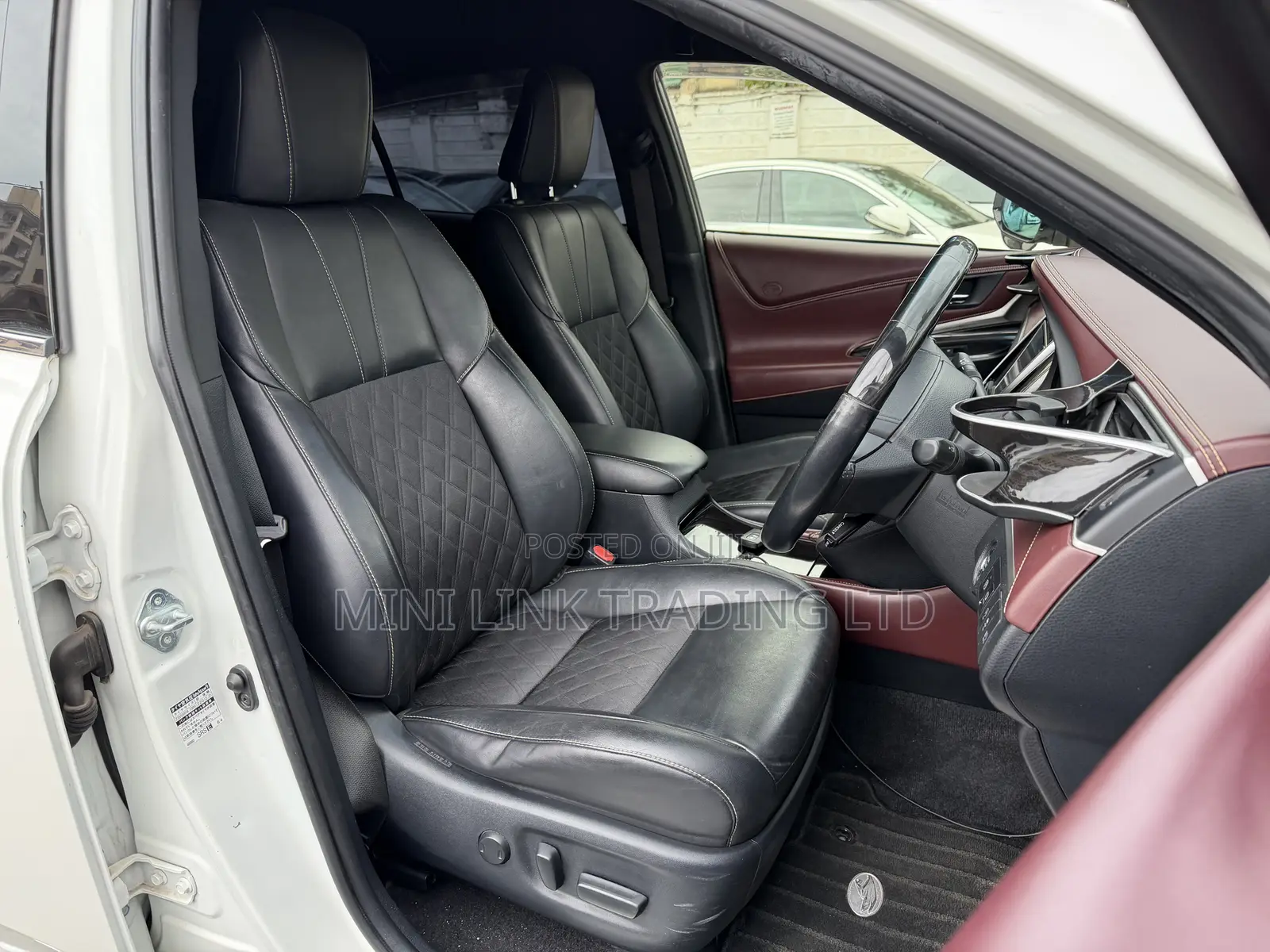 Toyota Harrier 2.0 2019 Pearl