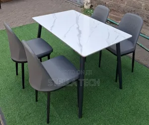 Modern 4 Sitter  Executive Top Glass Dinning Table