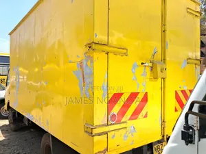 Mitsubishi  Canter Fe84
