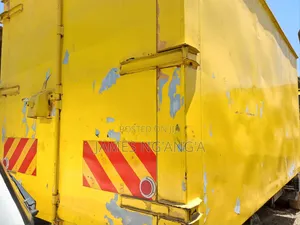 Mitsubishi  Canter Fe84