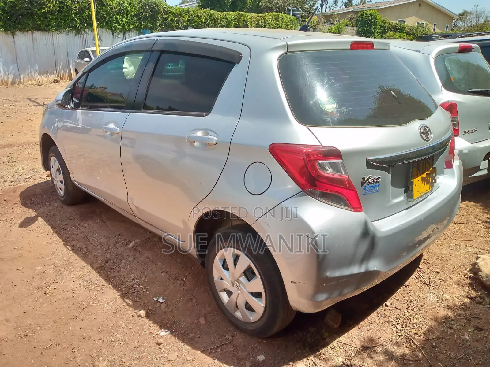 Toyota Vitz 2017 Silver