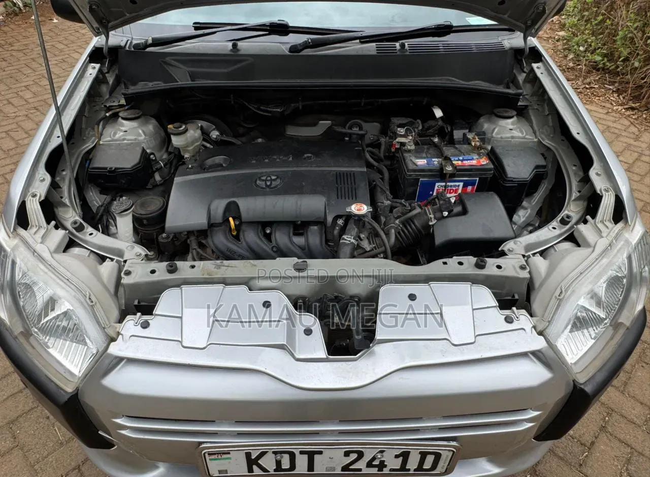 Toyota Succeed 2019 Silver