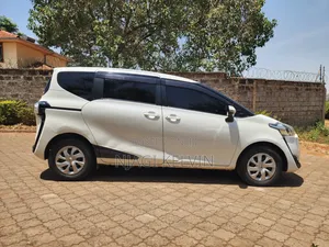 Toyota Sienta 2016 White