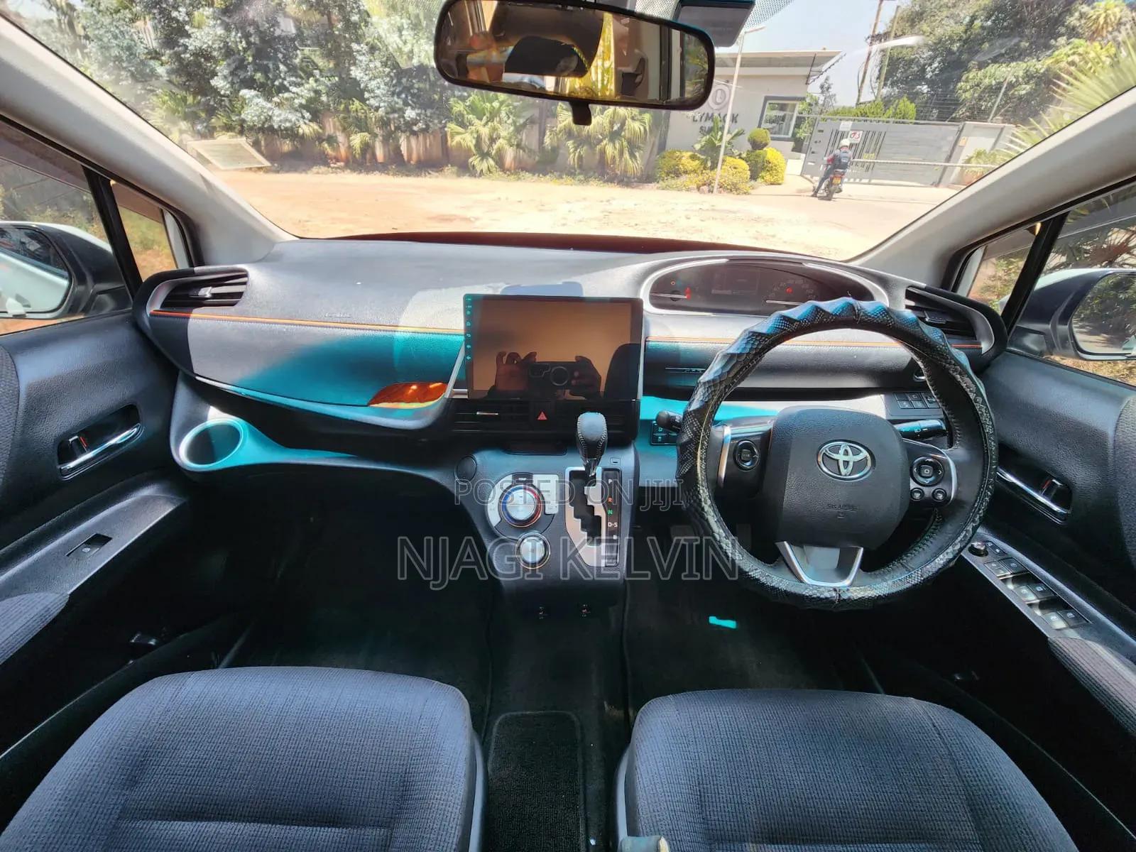 Toyota Sienta 2016 White