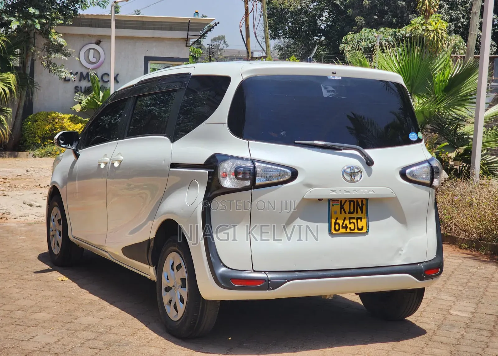 Toyota Sienta 2016 White