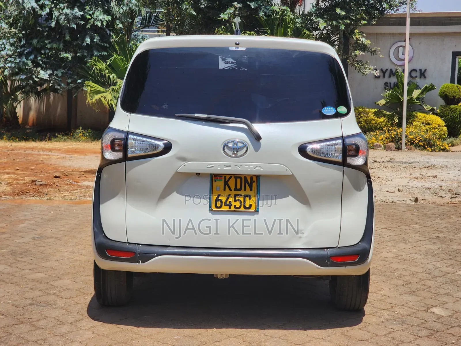 Toyota Sienta 2016 White