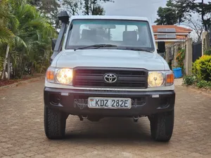 Toyota Land Cruiser 2013 White