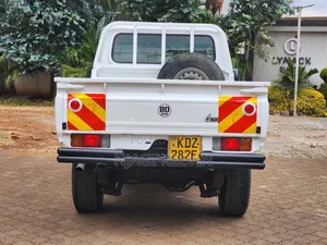 Toyota Land Cruiser 2013 White