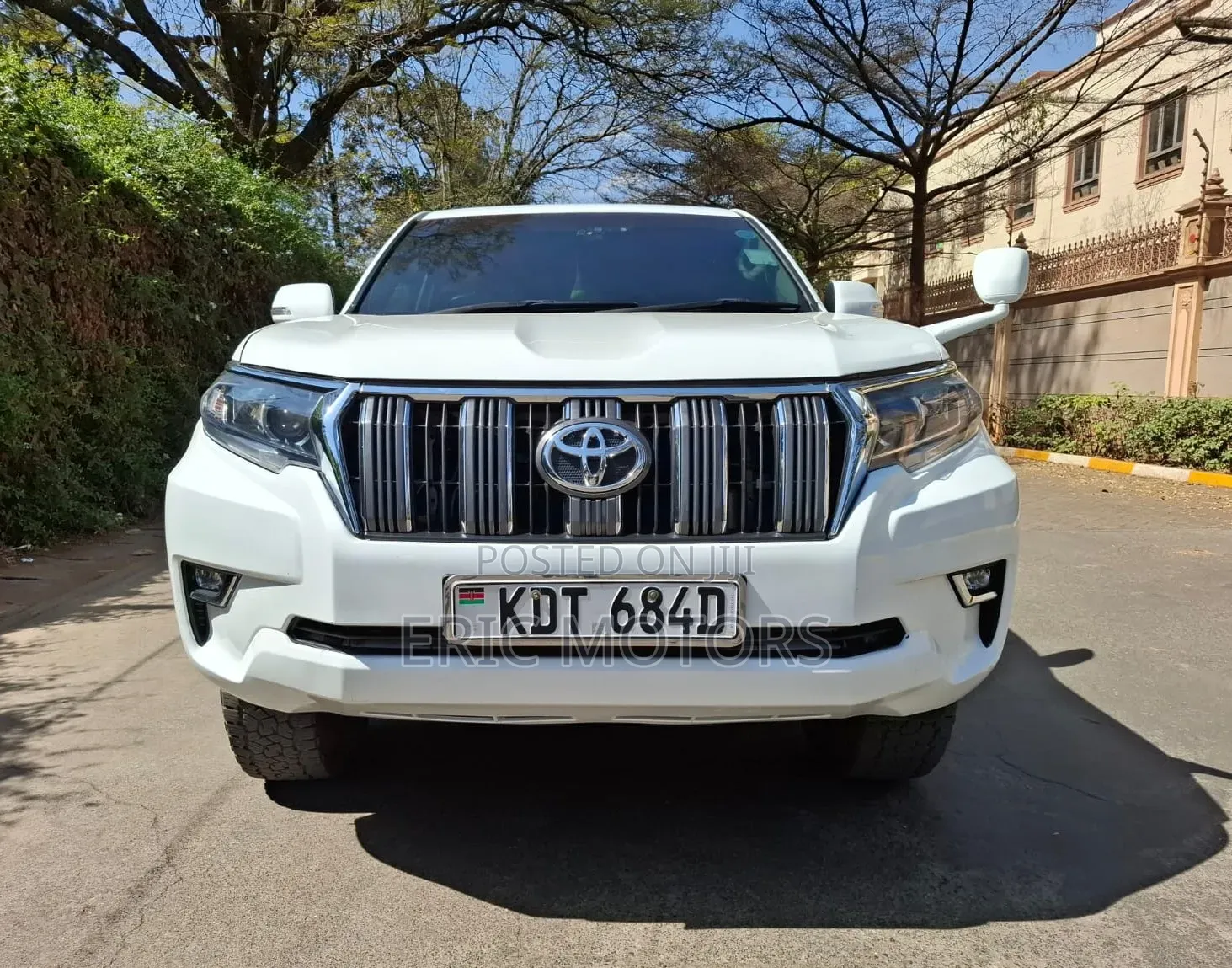 Toyota Land Cruiser Prado 2011 White