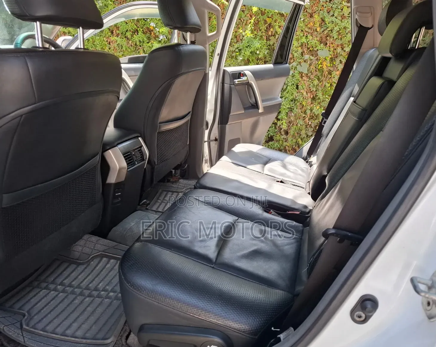 Toyota Land Cruiser Prado 2011 White