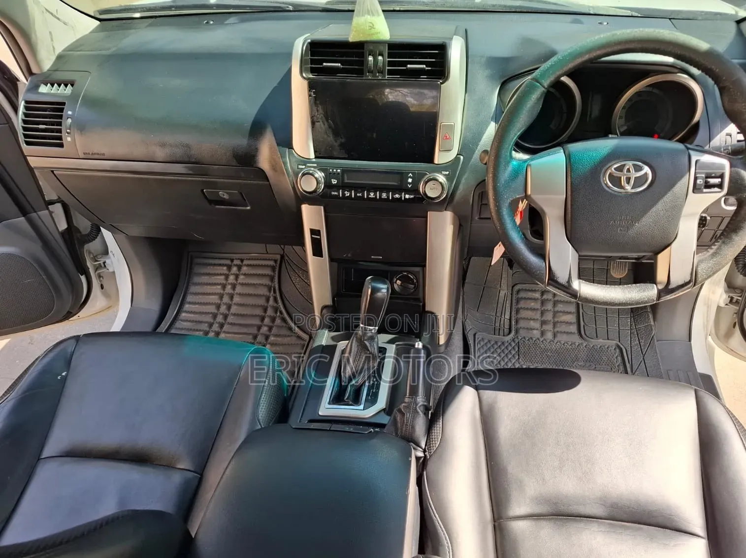 Toyota Land Cruiser Prado 2011 White