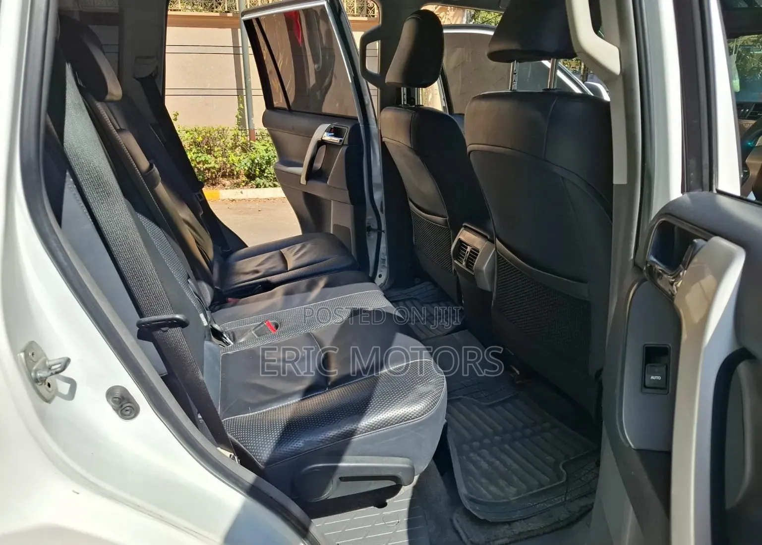 Toyota Land Cruiser Prado 2011 White
