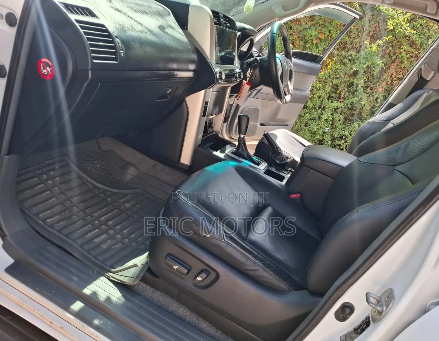 Toyota Land Cruiser Prado 2011 White