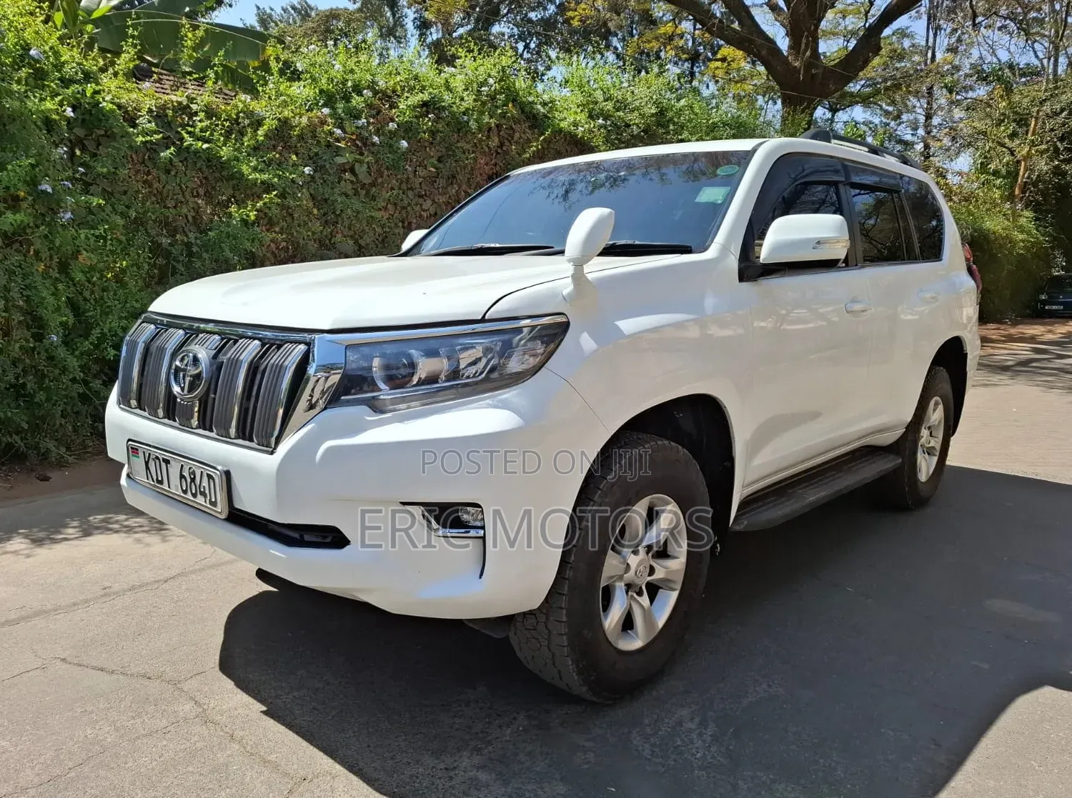 Toyota Land Cruiser Prado 2011 White