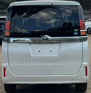 Toyota Voxy X 2WD 8-Seater 2019 White