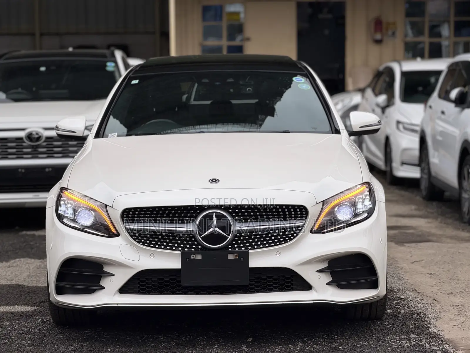 Mercedes-Benz C200 2019 Pearl