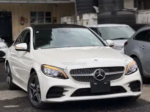 Mercedes-Benz C200 2019 Pearl