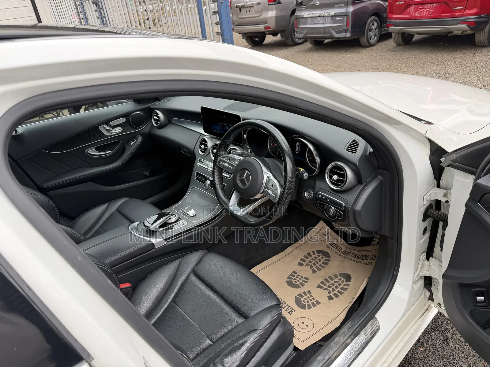 Mercedes-Benz C200 2019 Pearl