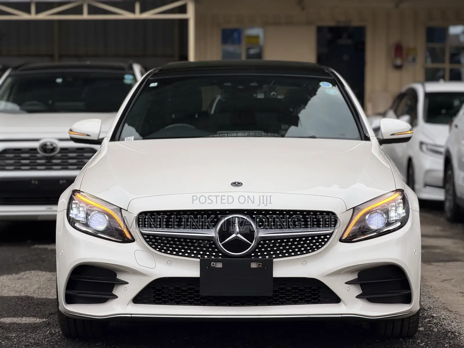 Mercedes-Benz C200 2019 Pearl