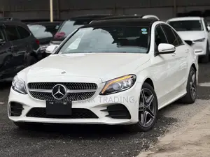 Mercedes-Benz C200 2019 Pearl