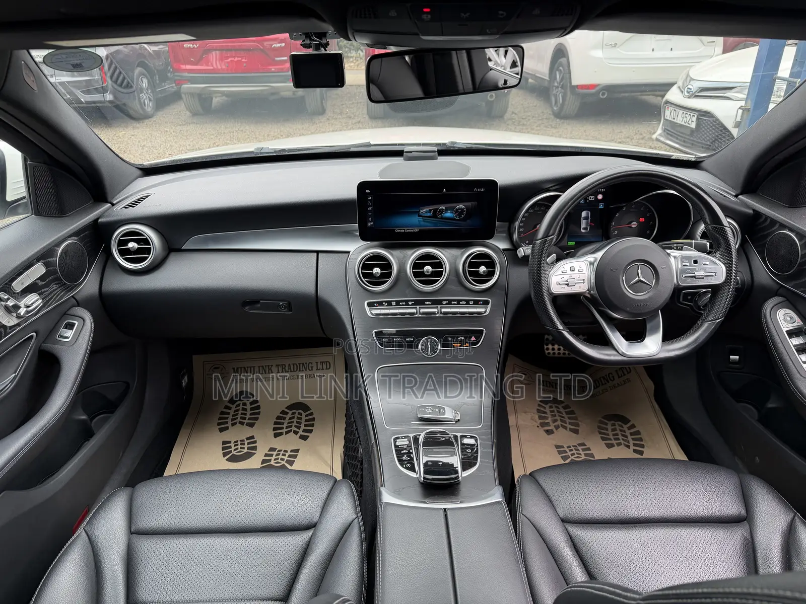 Mercedes-Benz C200 2019 Pearl