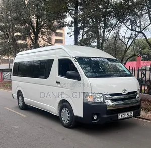 Toyota HiAce 2013 White