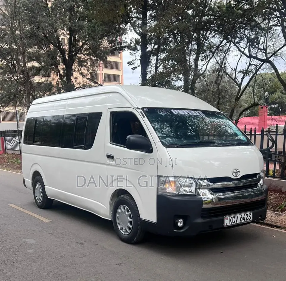 Toyota HiAce 2013 White