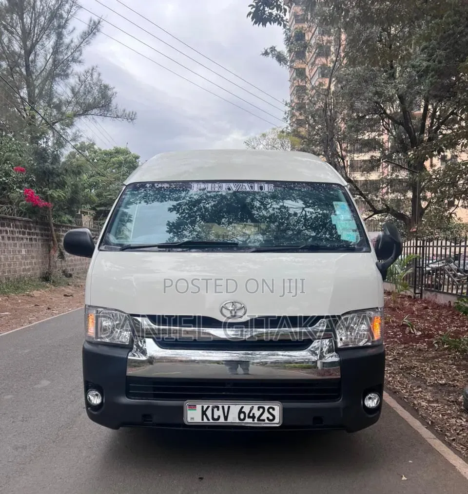 Toyota HiAce 2013 White