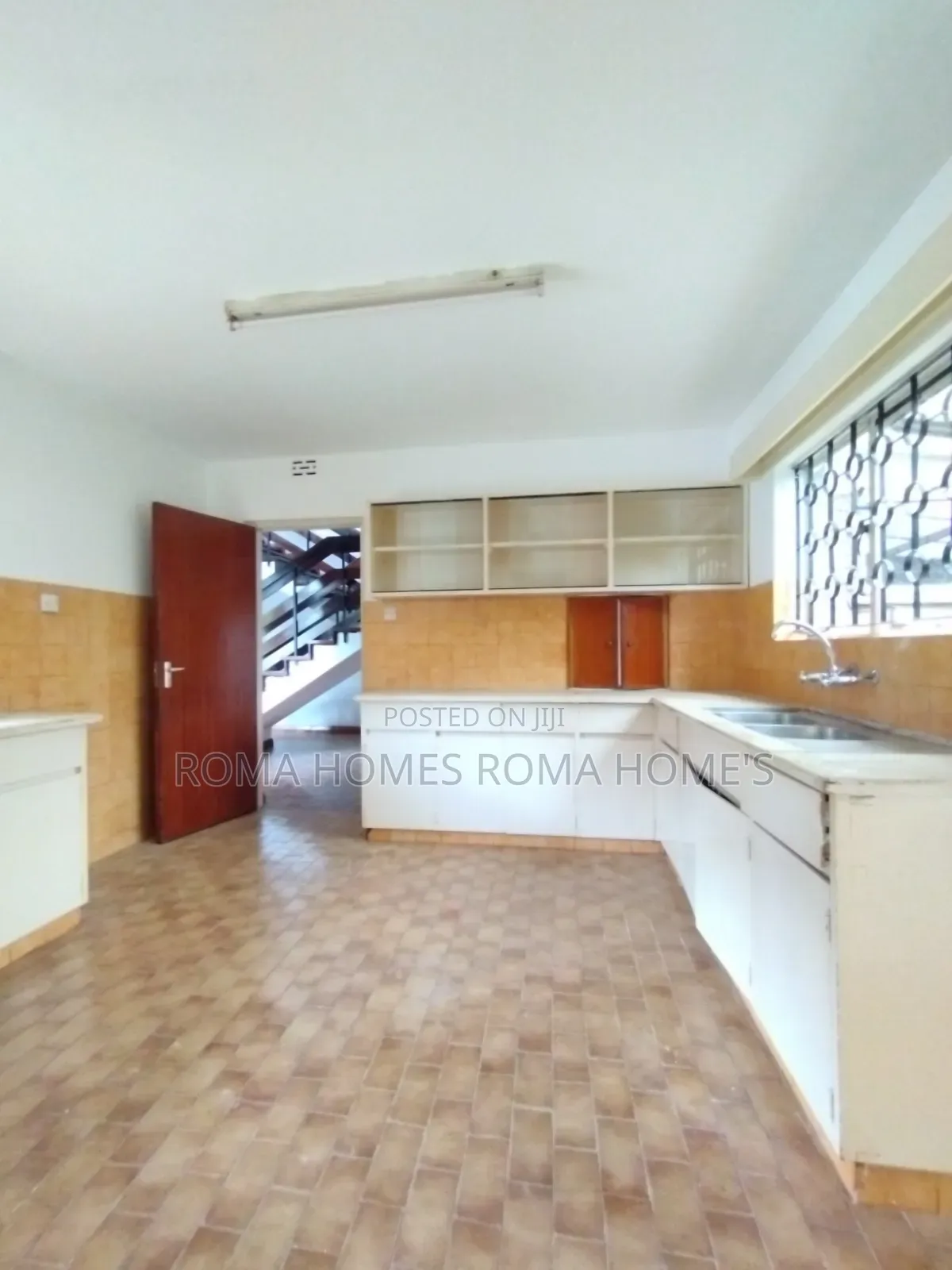 4bdrm Bungalow in Lavington, Muthangari for rent