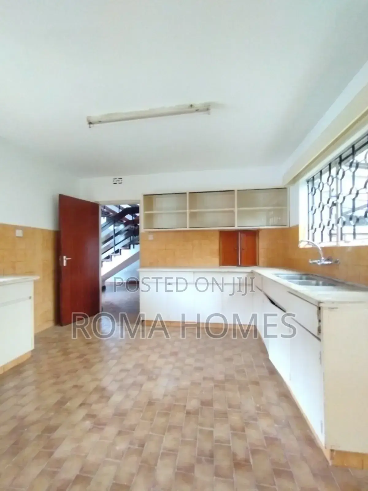 4bdrm Bungalow in Lavington, Muthangari for rent