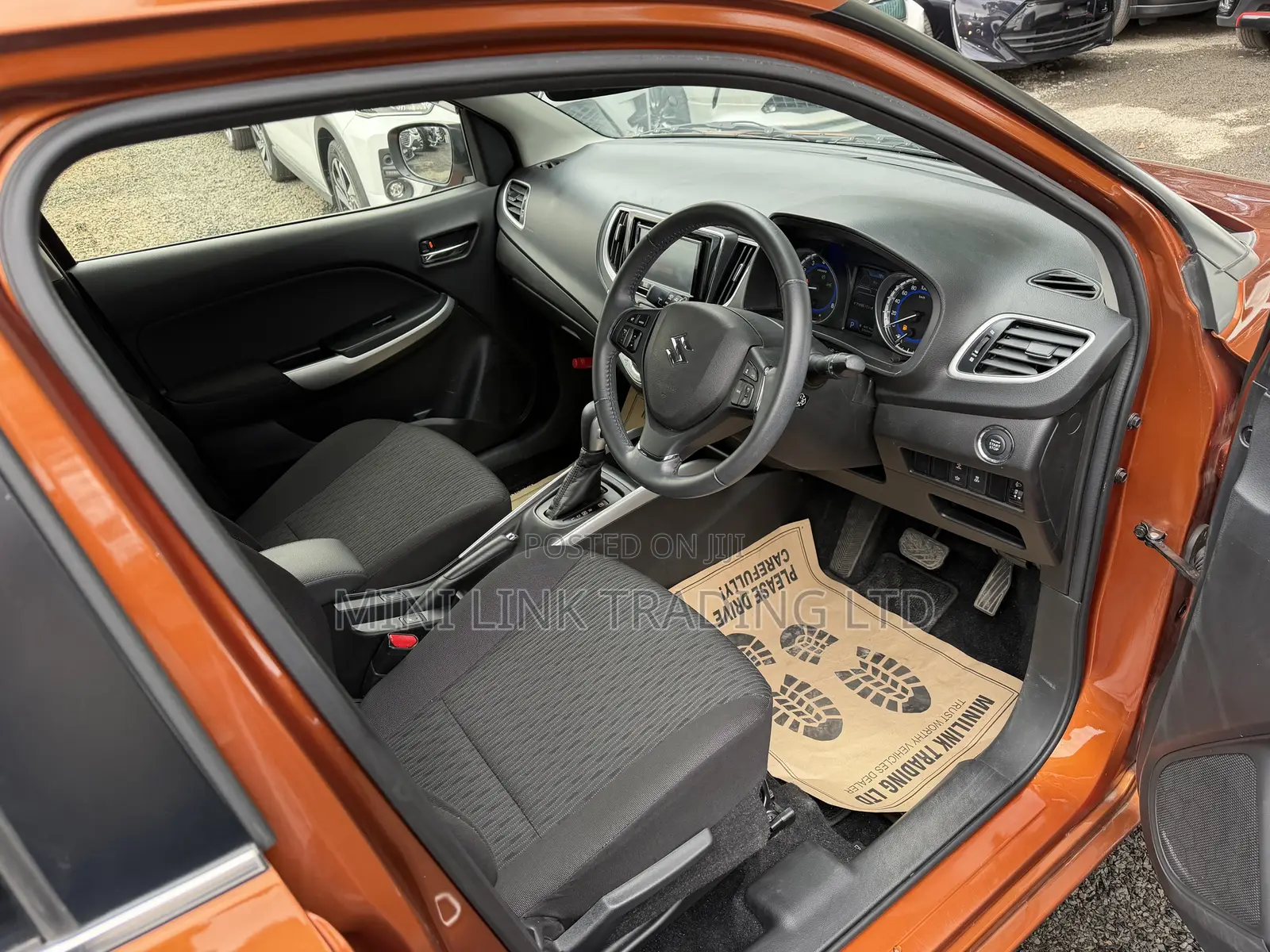 Suzuki Baleno 2020 Orange