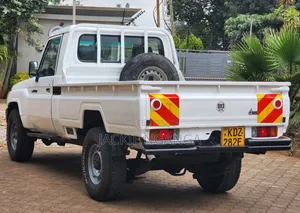 Toyota Land Cruiser 2013 White