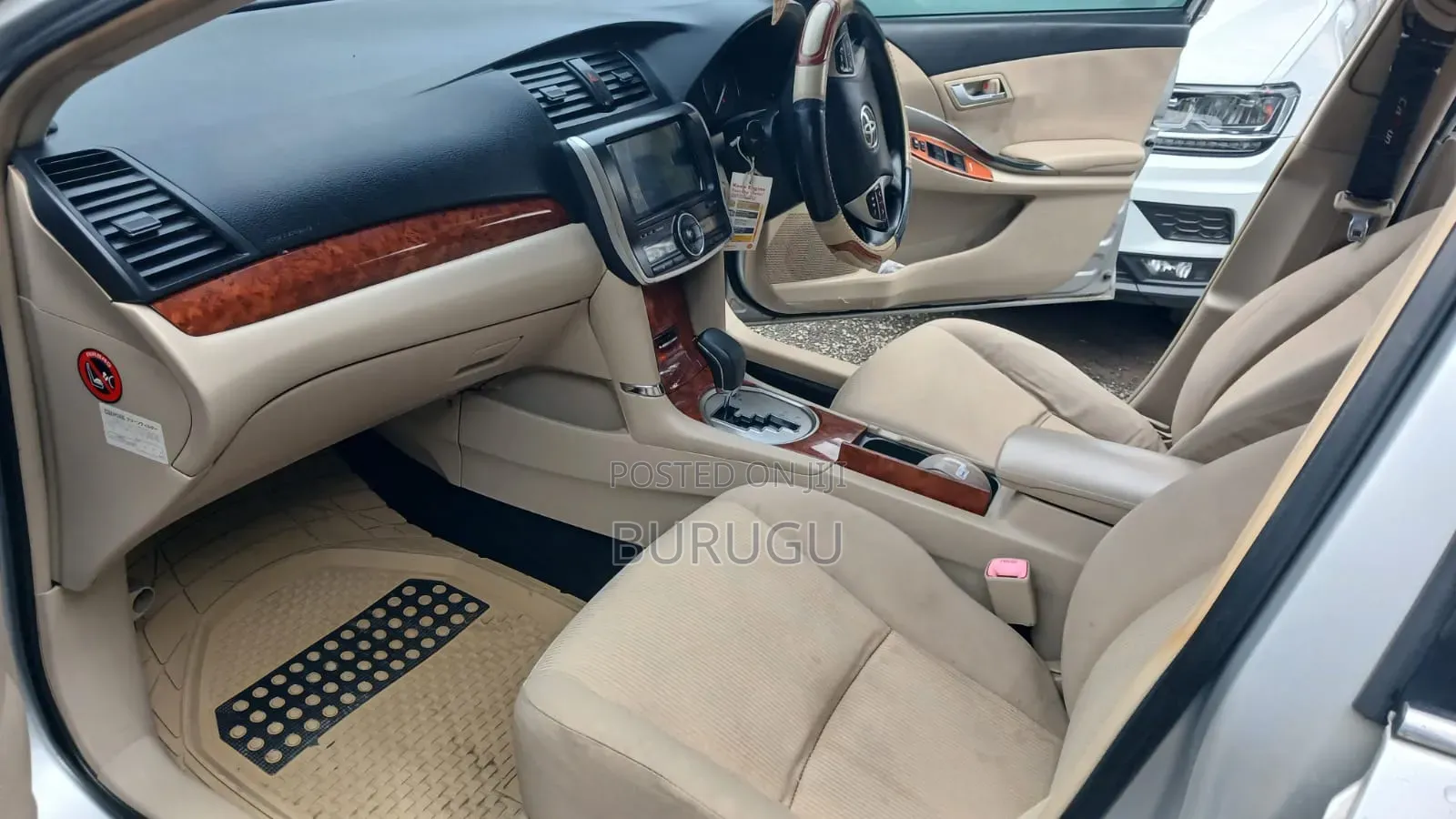 Toyota Premio 2013 Silver