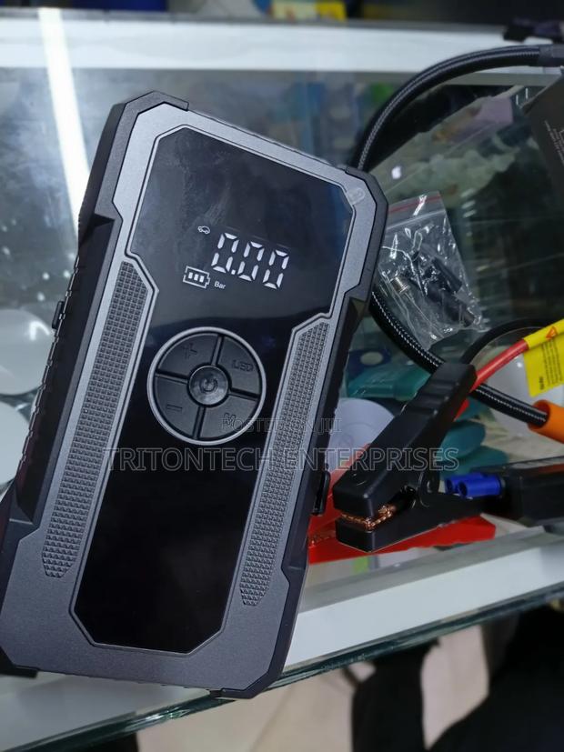 The Ultimate 4-in-1 Car Rescue Tool Jump Starter💯