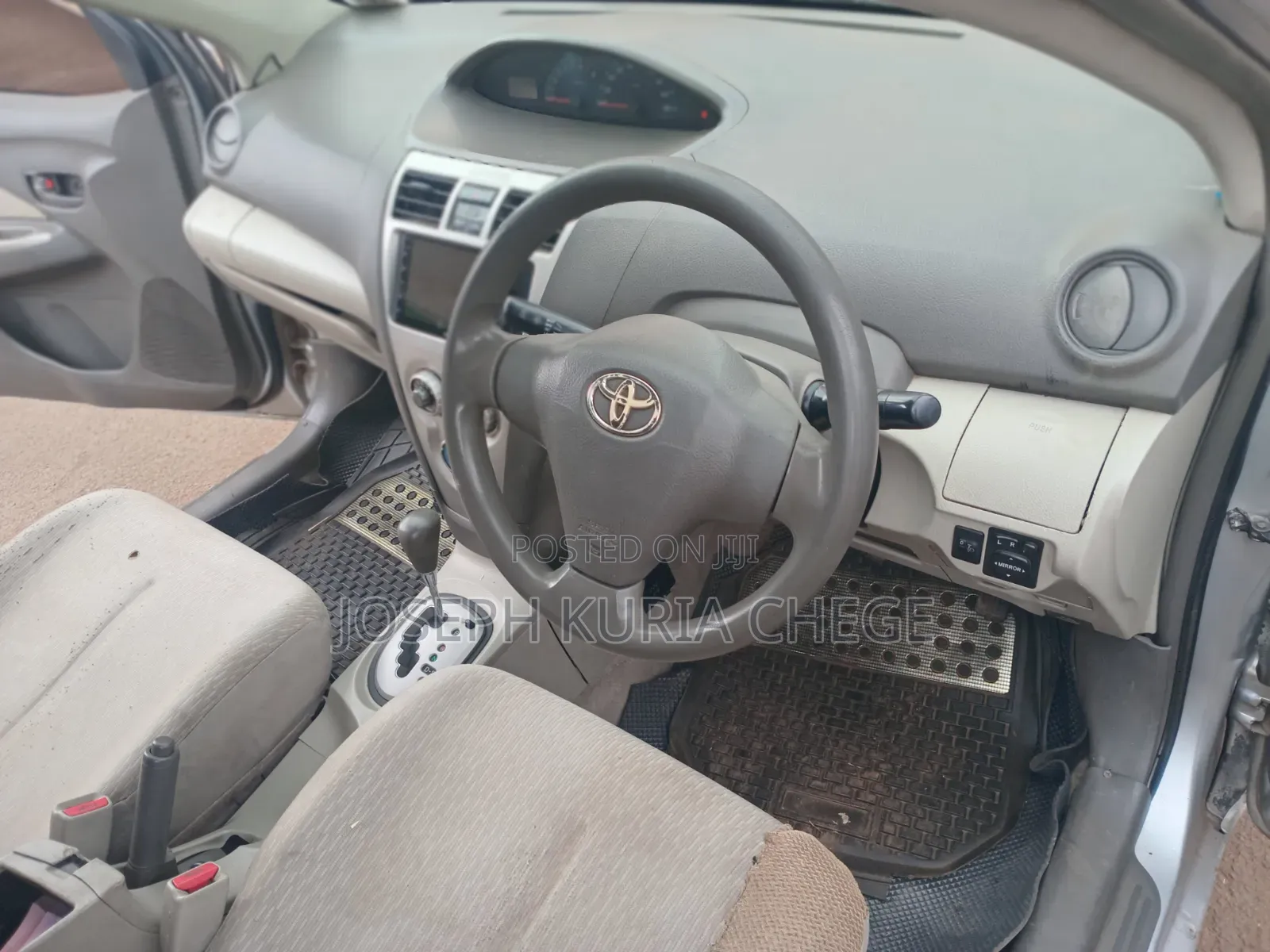 Toyota Belta 2012 Silver