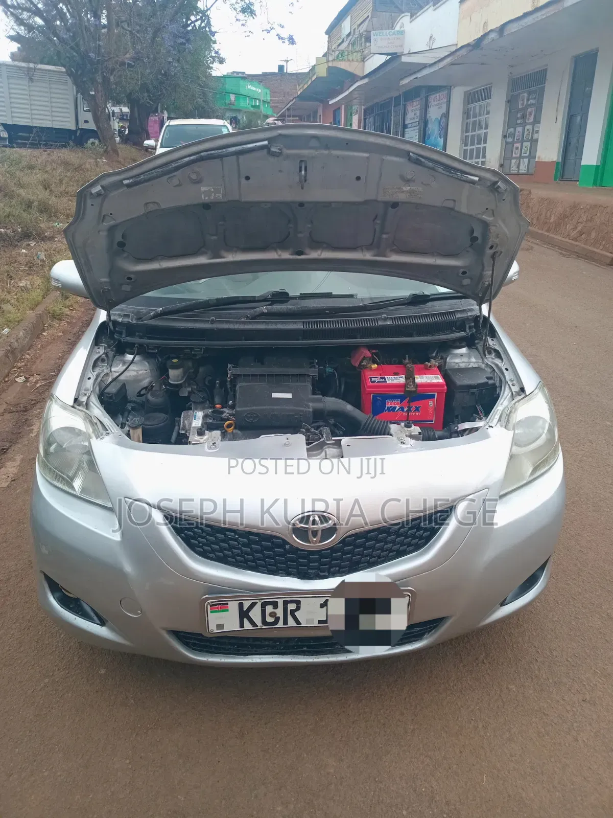 Toyota Belta 2012 Silver