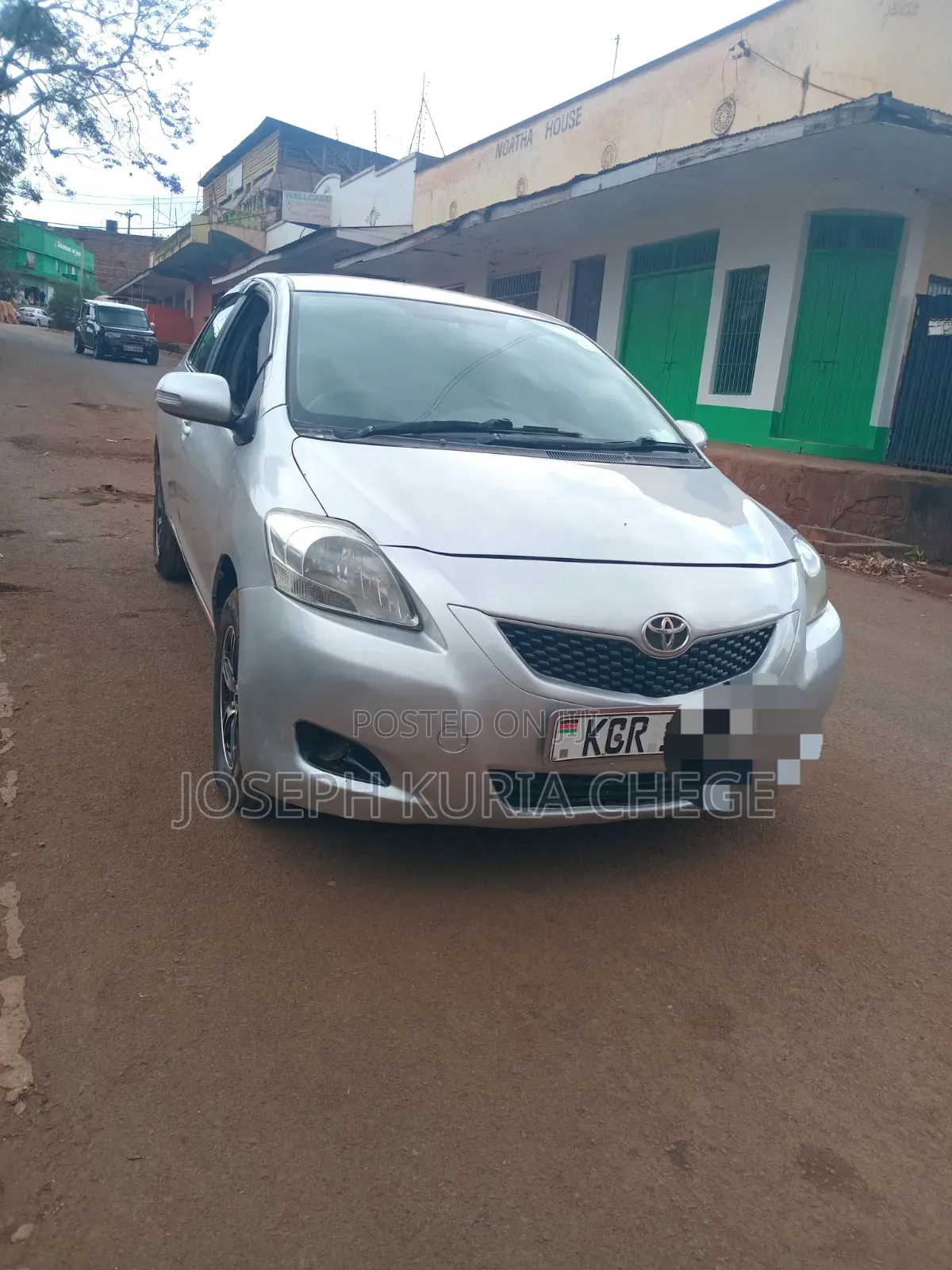 Toyota Belta 2012 Silver