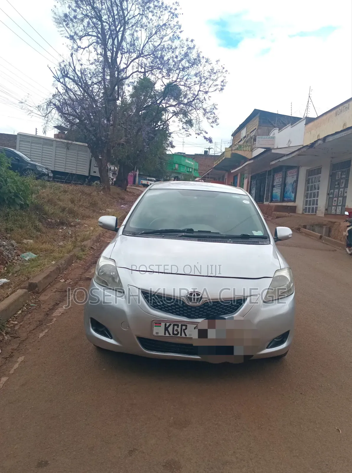 Toyota Belta 2012 Silver