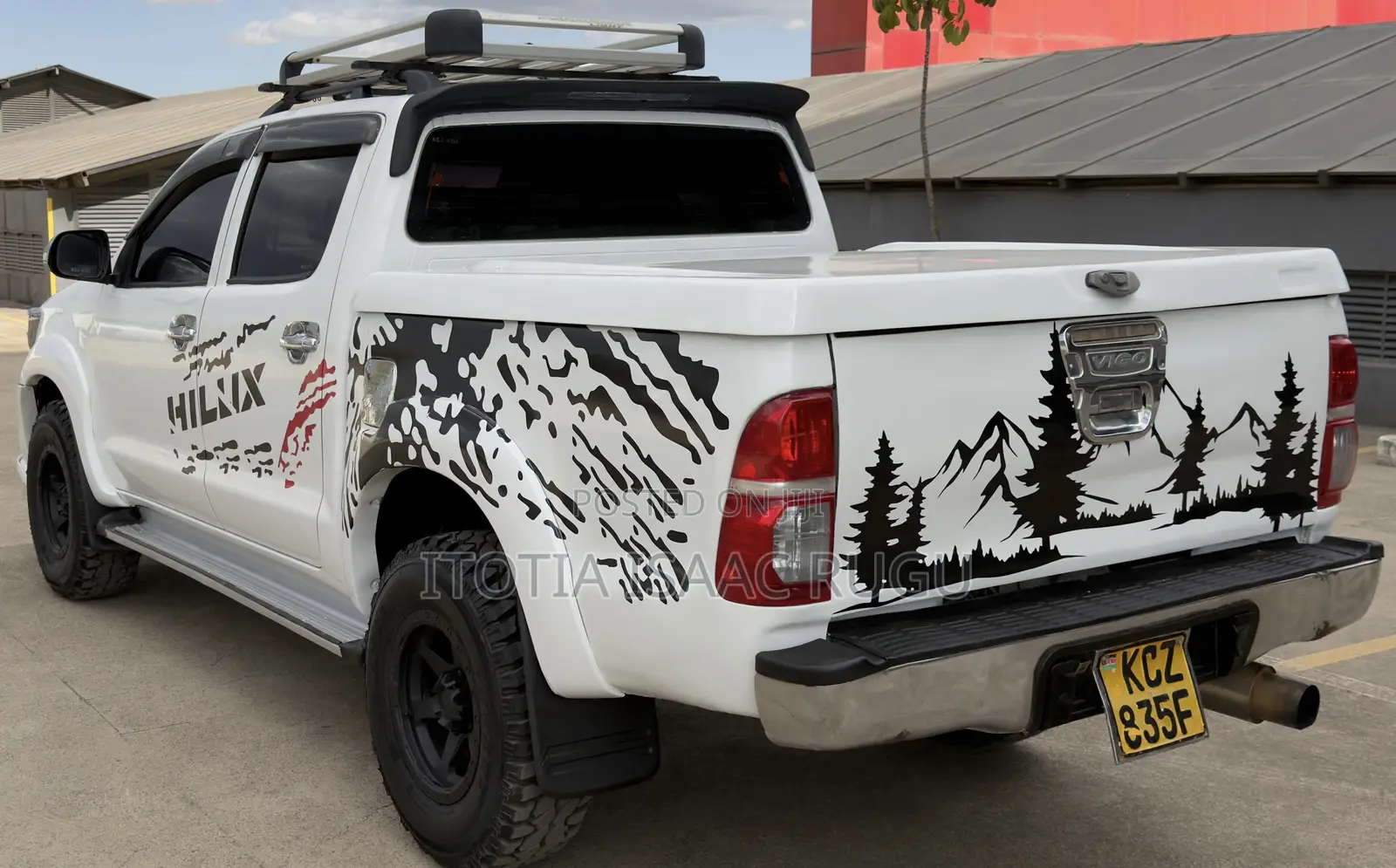 Toyota Hilux 2.5 D-4D 4X4 SRX 2012 White