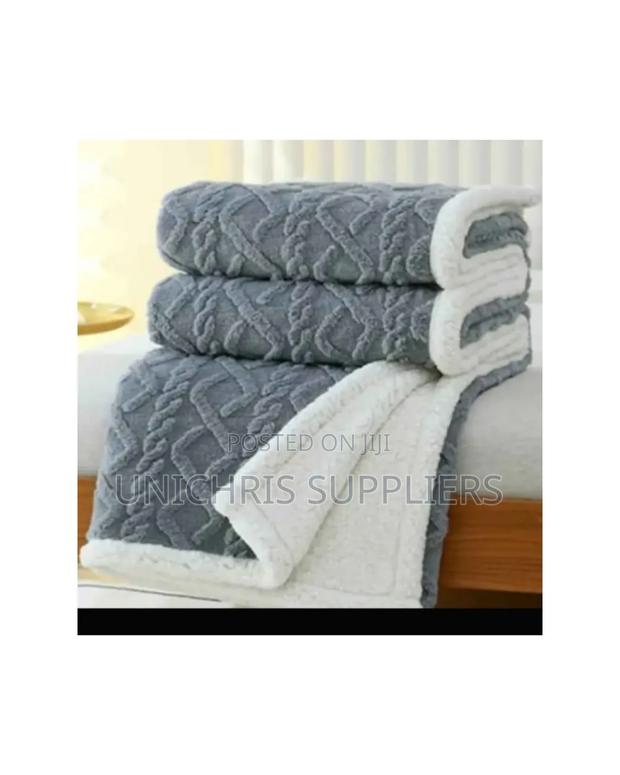 Sharper Fleece Woolen Blanket
