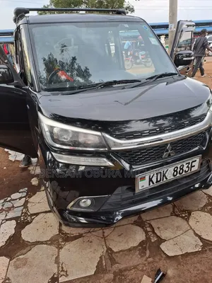 Mitsubishi Delica 2016 Black